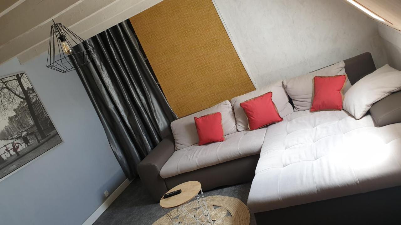 2 Lili Apartment *